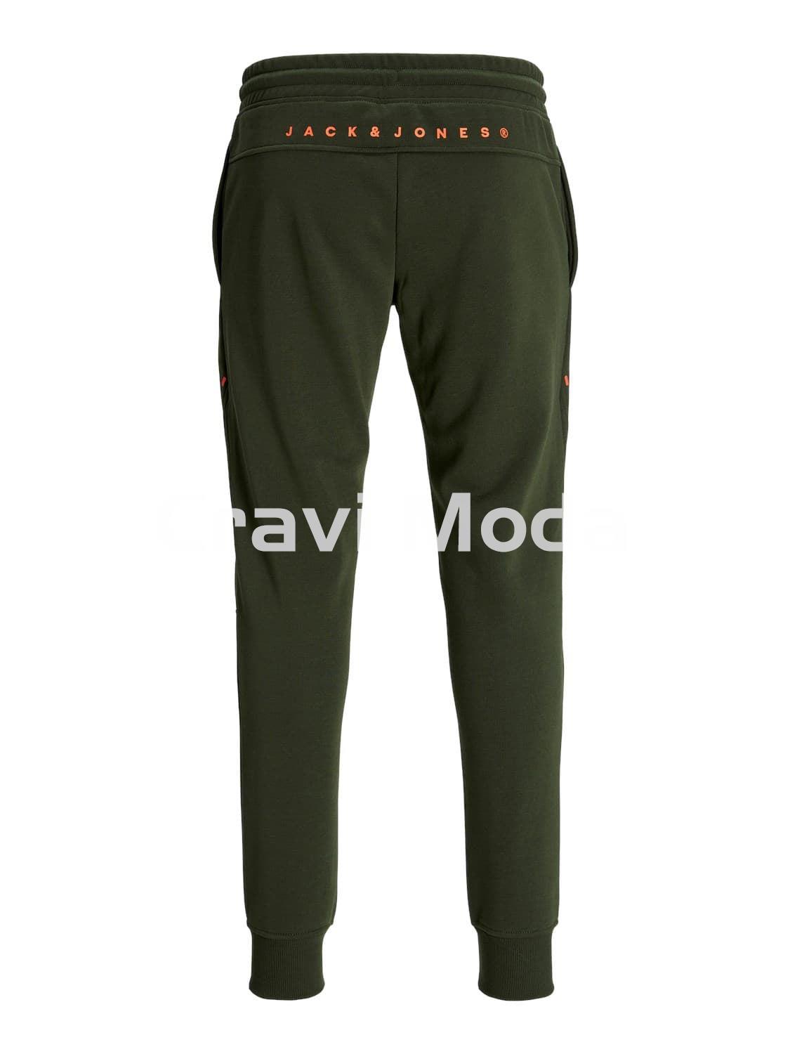 PANTALÓN DE CHANDAL VERDE - Imagen 2